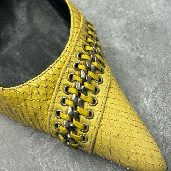 Vintage Versace Classic Python Chain Yellow Leather Pumps Size 37 Pointed Toe Hi - Picture 8 of 16